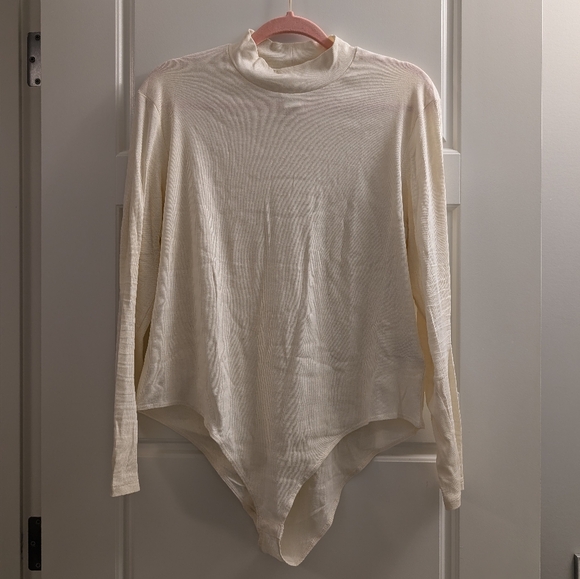 🎉3/$50🎉 H&M Turtle Neck Body Suit - Picture 2 of 8